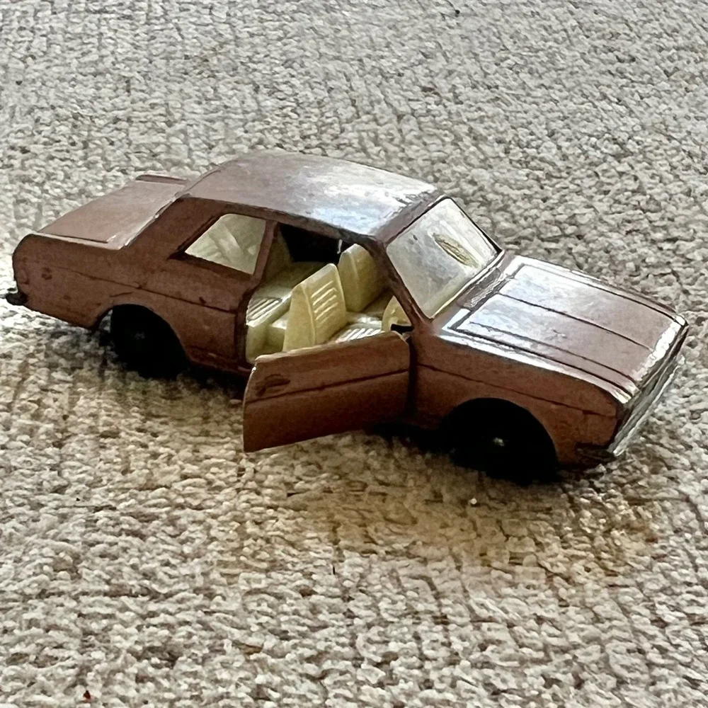 Vtg Matchbox Lesney No 25 Ford Cortina Metallic Brown Made in England Toy Car